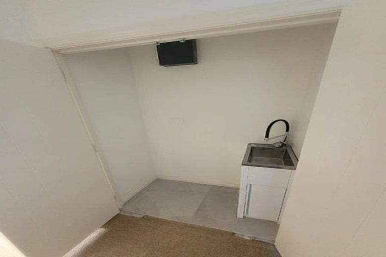 Photo of property in 79 Clovelly Road, Bucklands Beach, Auckland, 2012