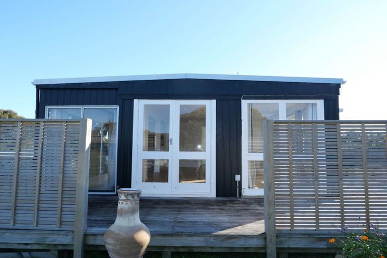 Photo of property in 29 Titoki Road, Waikanae Beach, Waikanae, 5036