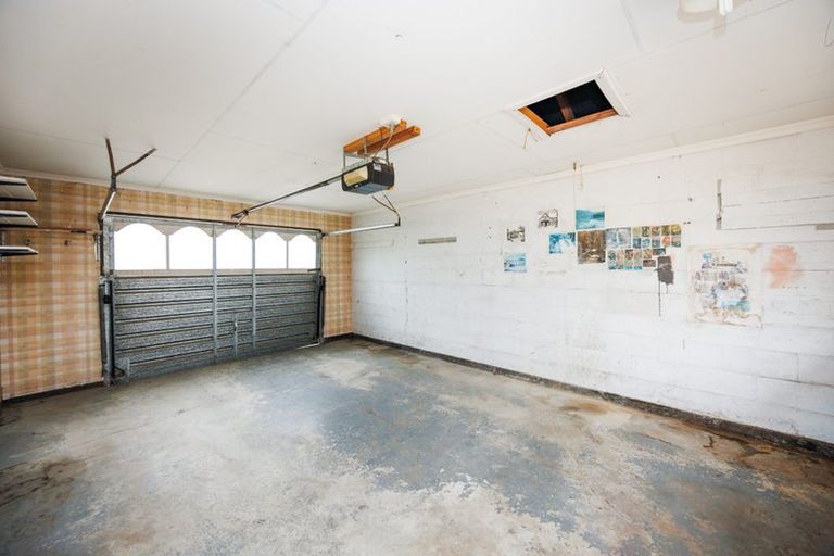 Photo of property in 2 Hillcrest Drive, Kelvin Grove, Palmerston North, 4414