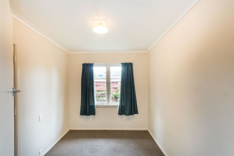 Photo of property in 28 Sheffield Street, Awapuni, Palmerston North, 4412
