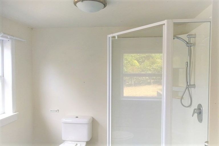 Photo of property in 6 Nicholson Place, Hillcrest, Auckland, 0627