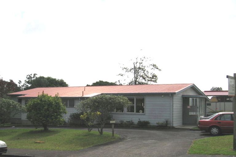 Photo of property in 15 Katrina Place, Massey, Auckland, 0614