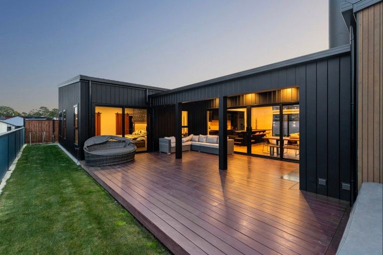 Photo of property in 7 Edenmore Terrace, Fitzherbert, Palmerston North, 4410