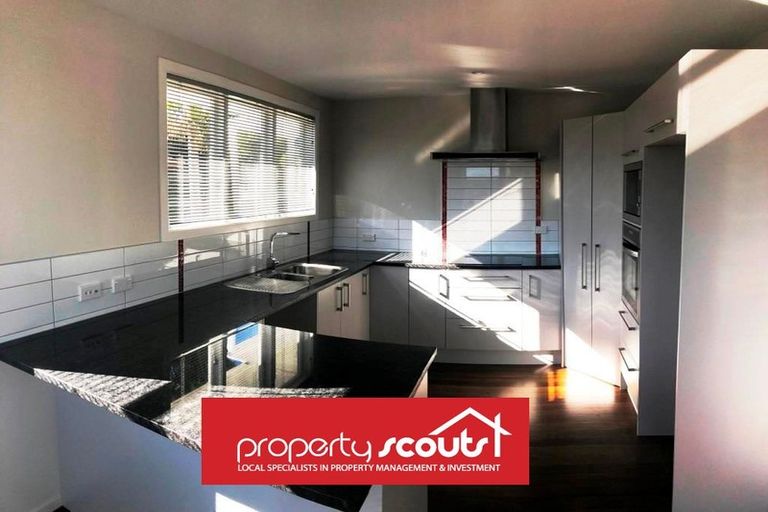 Photo of property in 76 Gloria Avenue, Te Atatu Peninsula, Auckland, 0610