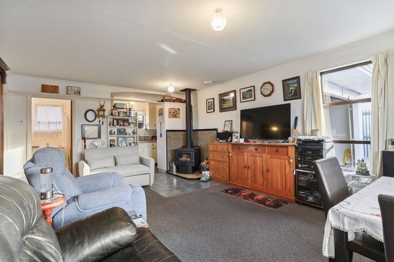 Photo of property in 4 Amberley Beach Road, Amberley, 7410