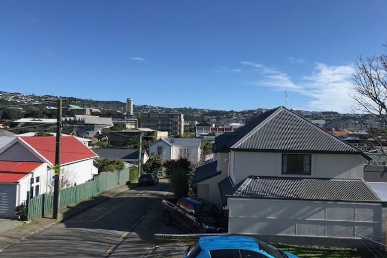 Photo of property in 132 Brougham Street, Mount Victoria, Wellington, 6011