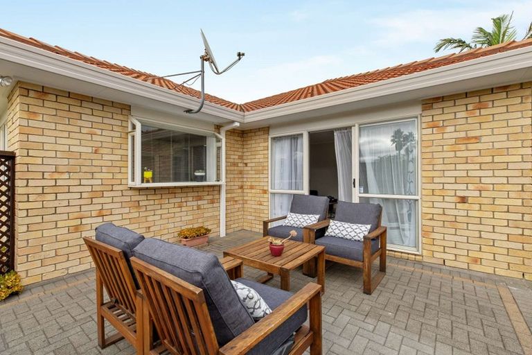 Photo of property in 1/9 Faldo Drive, Golflands, Auckland, 2013