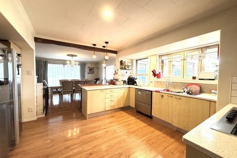 Photo of property in 146 Wairakei Road, Bryndwr, Christchurch, 8053