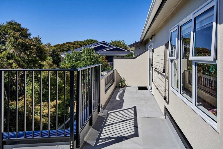 Photo of property in 39 James Cook Drive, Whitby, Porirua, 5024