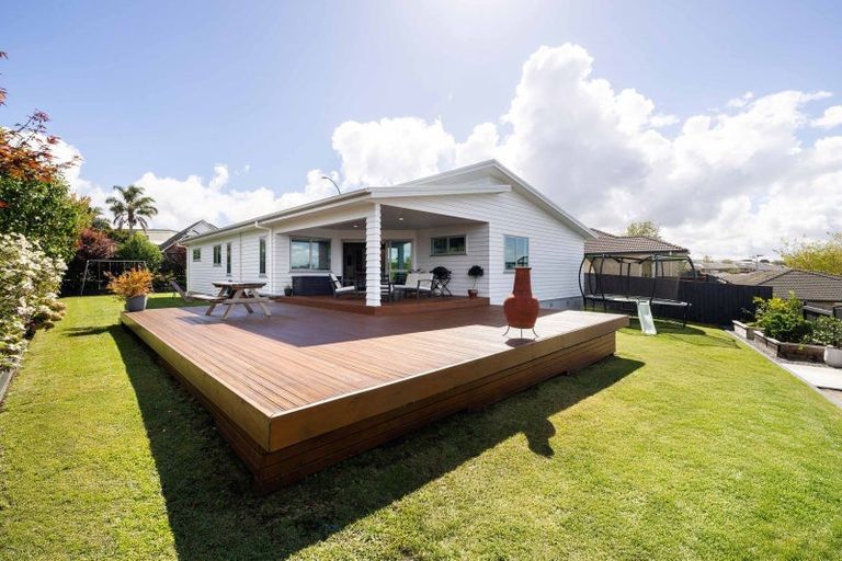 Photo of property in 107 Farnborough Drive, Grandview Heights, Hamilton, 3200
