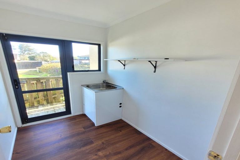 Photo of property in 81 Oreil Avenue, West Harbour, Auckland, 0618