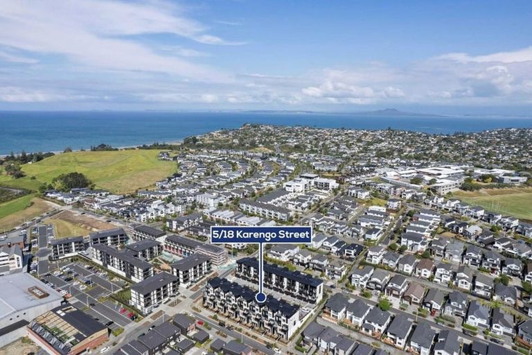 Photo of property in 8/19 Windlass Street, Long Bay, Auckland, 0630