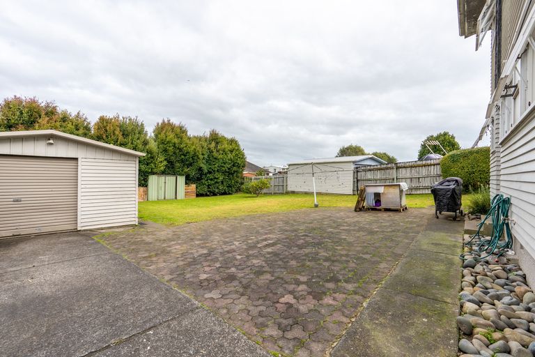 Photo of property in 73 Arimu Road, Papakura, 2110