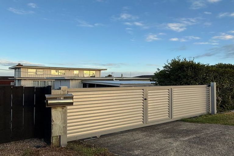 Photo of property in 83 Forrest Hill Road, Milford, Auckland, 0620