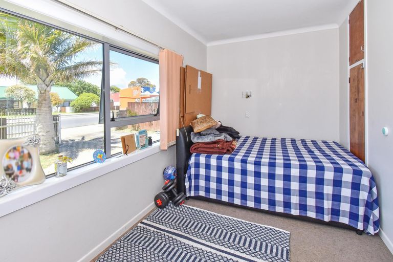 Photo of property in 323 Massey Road, Mangere East, Auckland, 2024