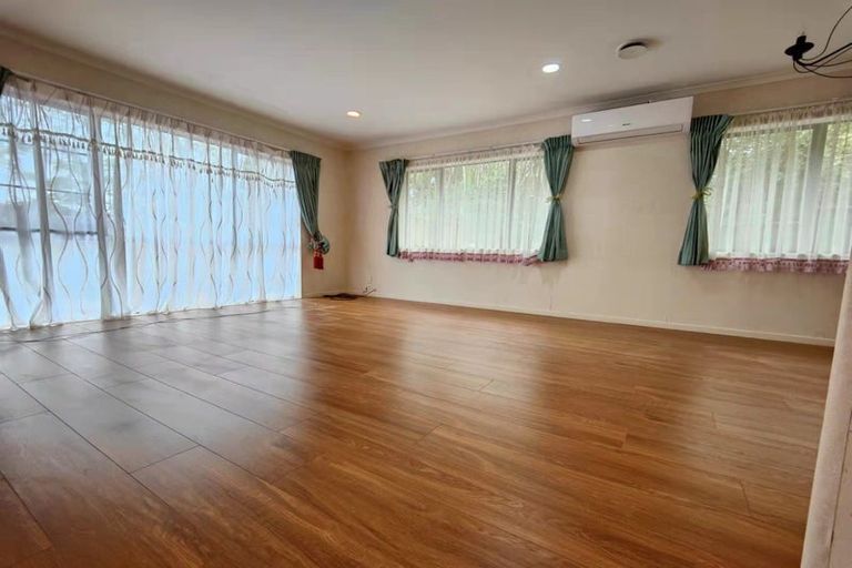 Photo of property in 6 Belsera Court, Northpark, Auckland, 2013