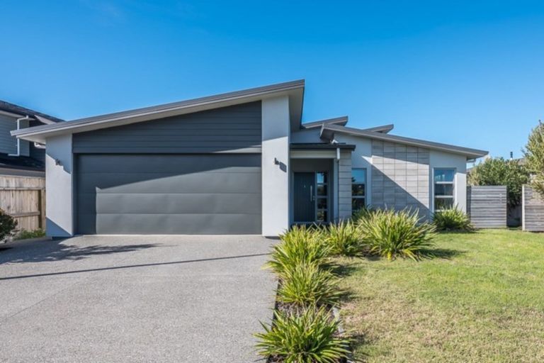 Photo of property in 4 Hana Udy Place, Paraparaumu Beach, Paraparaumu, 5032