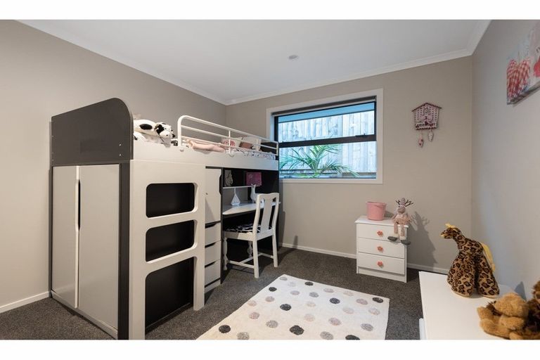 Photo of property in 2 Moira Close, Welcome Bay, Tauranga, 3175