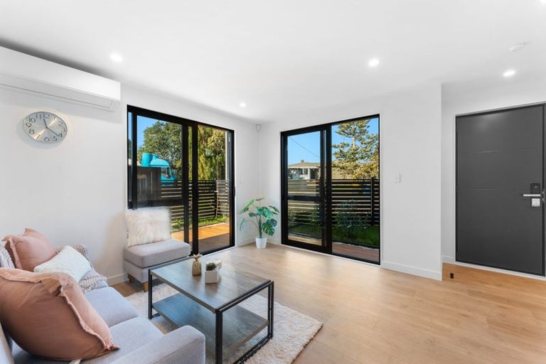 Photo of property in 8c Rowan Terrace, Te Atatu South, Auckland, 0610