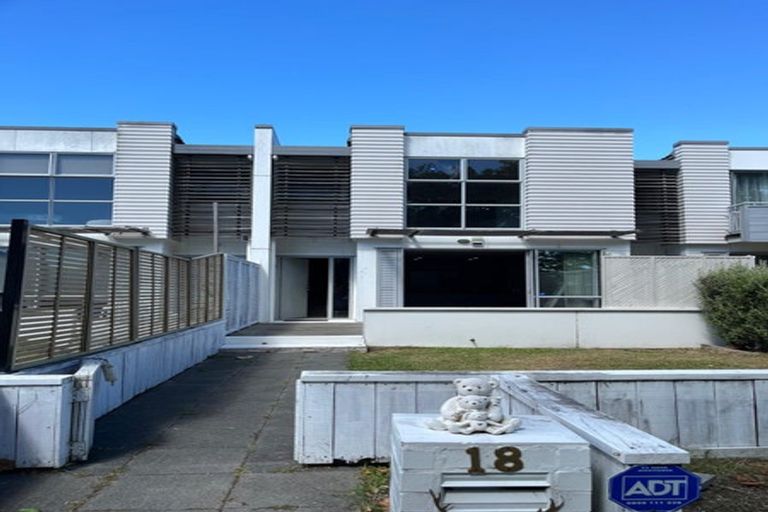 Photo of property in 18 Willow Camp Road, Takanini, 2112