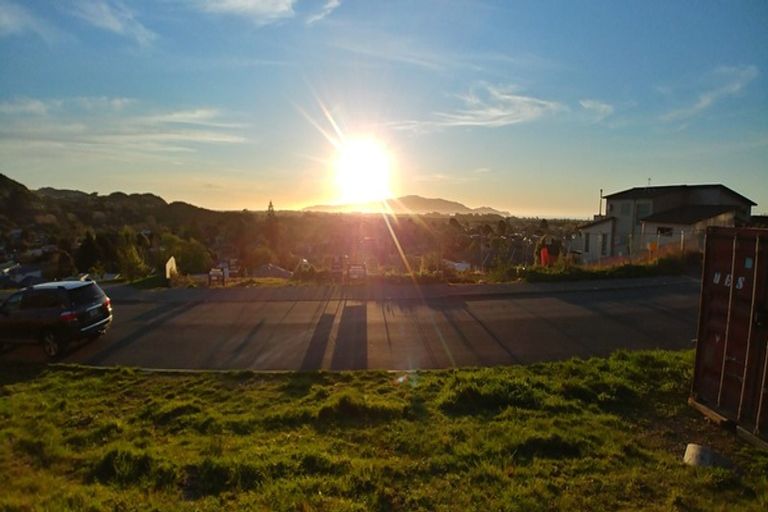 Photo of property in 97 Kakariki Grove, Waikanae, 5036