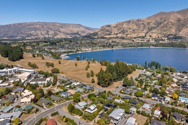 Photo of property in 6 Matai Road, Wanaka, 9305