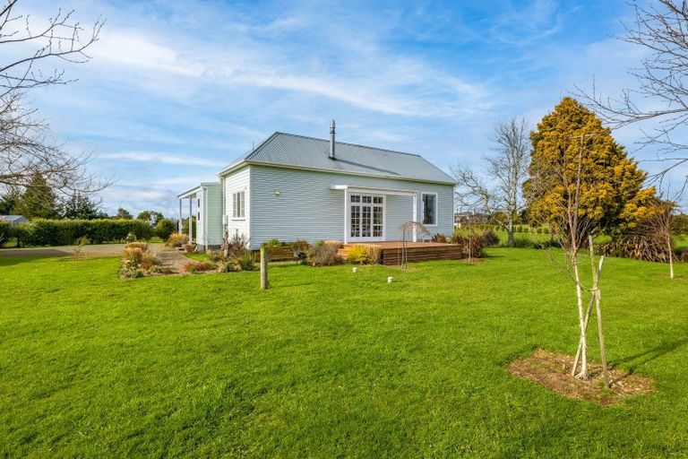 Photo of property in 56 Flint Road W, Stratford, 4332