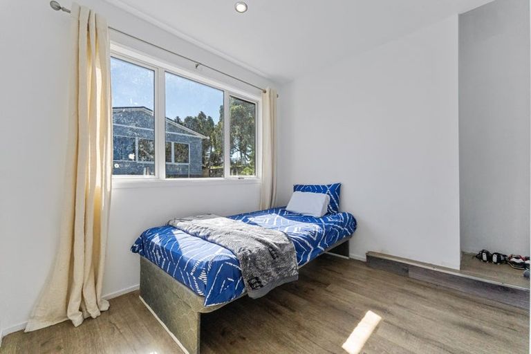 Photo of property in 244b Great North Road, Henderson, Auckland, 0612