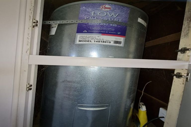 Photo of property in 32 Luff Place, Westport, 7825