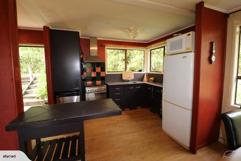 Photo of property in 5 Foley Place, Torbay, Auckland, 0632