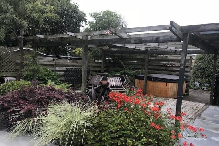 Photo of property in 6 Glenbank Road, Te Awanga, 4102