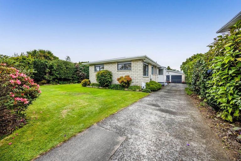 Photo of property in 8 Kowhai Street, Strandon, New Plymouth, 4312