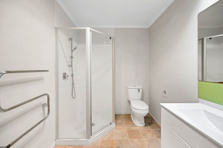 Photo of property in 1/240 Old Farm Road, Hillcrest, Hamilton, 3216