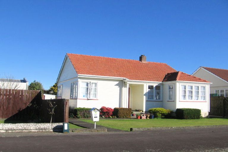 Photo of property in 17 Kauri Street, Roslyn, Palmerston North, 4414