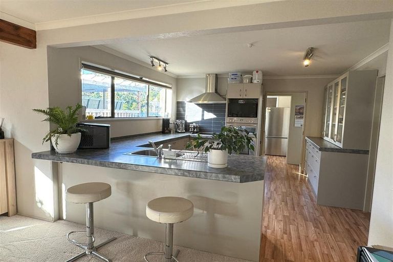 Photo of property in 2 Stanton Crescent, Karoro, Greymouth, 7805