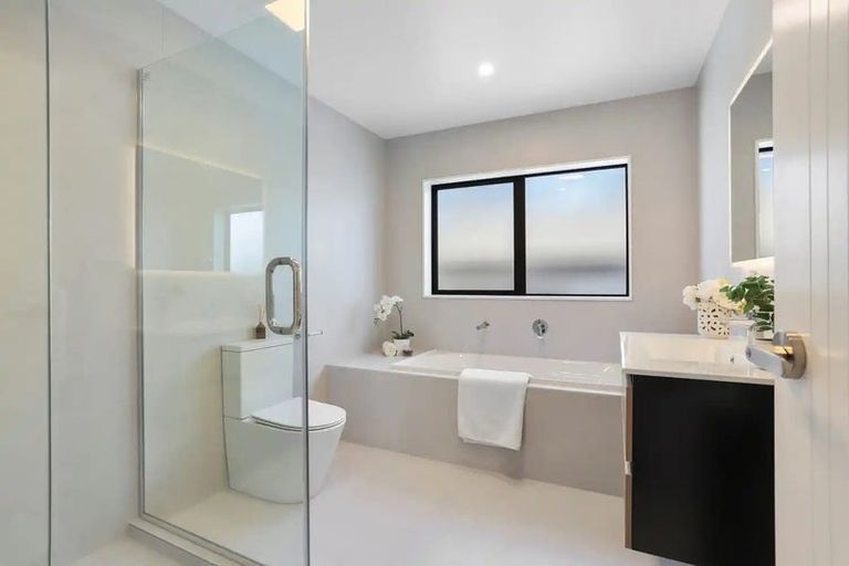 Photo of property in 29b West Harbour Drive, West Harbour, Auckland, 0618