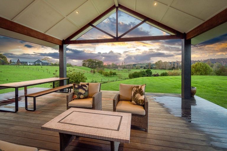 Photo of property in 212 Monument Road, Clevedon, Papakura, 2582