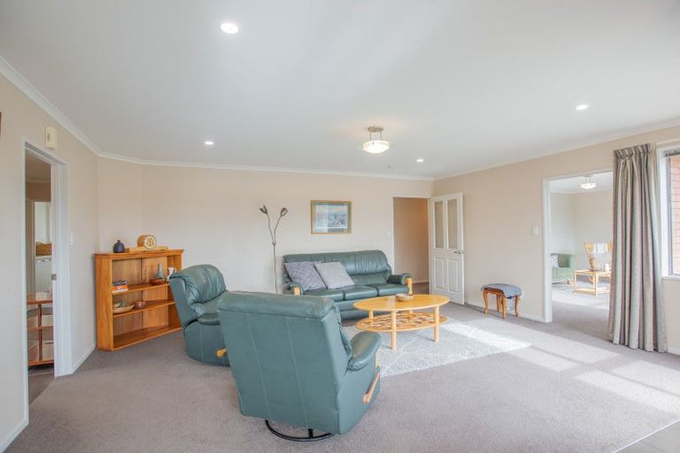 Photo of property in 21 Talboys Drive, Winton, 9720