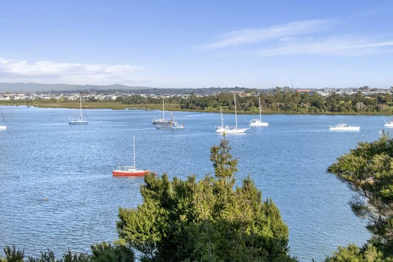 Photo of property in 132 Aeroview Drive, Beach Haven, Auckland, 0626