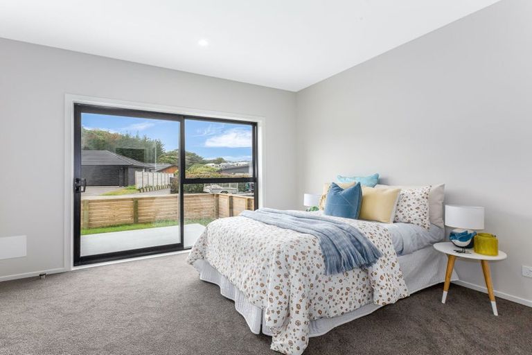 Photo of property in 8 Tradewinds Drive, Whitby, Porirua, 5024