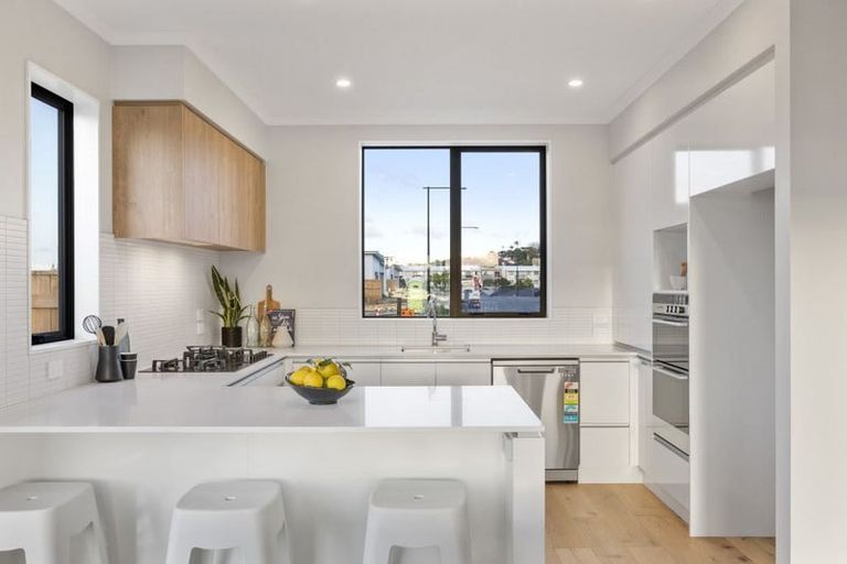 Photo of property in 22 Symes Drive, Red Beach, 0932