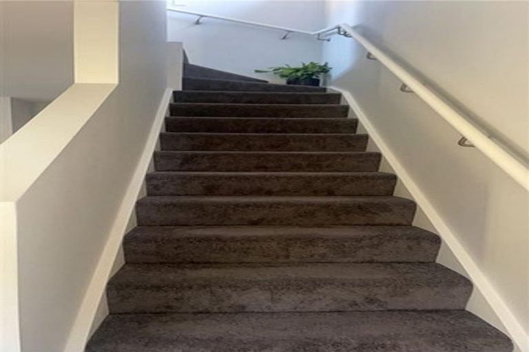 Photo of property in 128d Randwick Road, Moera, Lower Hutt, 5010
