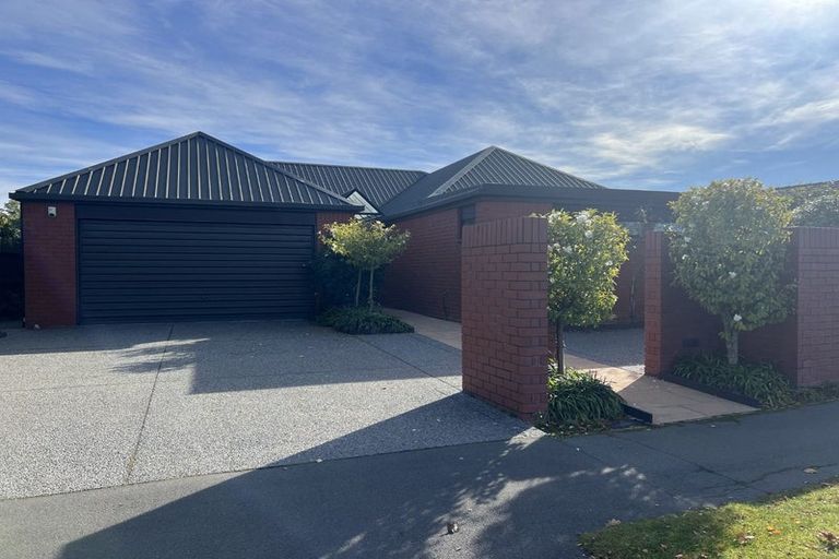 Photo of property in 93 Apsley Drive, Avonhead, Christchurch, 8042