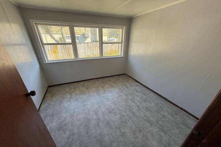 Photo of property in 57 Chatsworth Crescent, Pakuranga Heights, Auckland, 2010