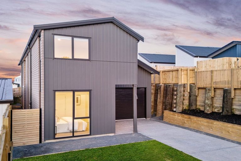 Photo of property in 27 Morus Road, Massey, Auckland, 0614