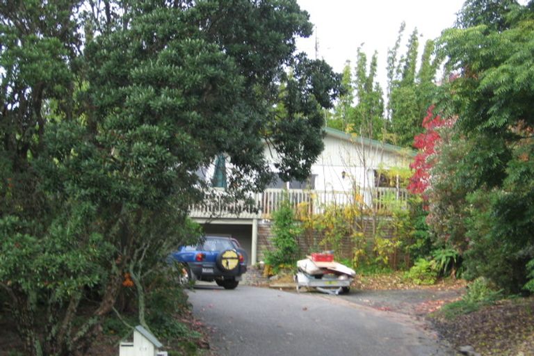 Photo of property in 19 Pohutukawa Avenue, Red Beach, 0932