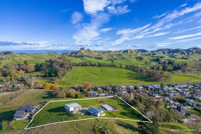 Photo of property in 1 Watts Street, Waipawa, 4210