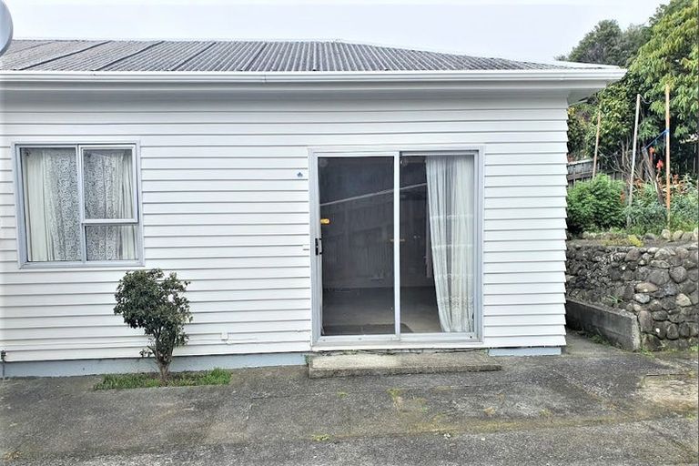 Photo of property in 8 Phillip Street, Johnsonville, Wellington, 6037