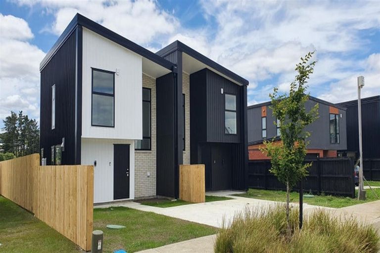 Photo of property in 11 Waikaha Street, Pokeno, 2472