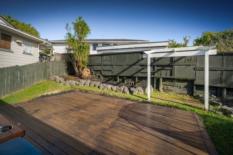Photo of property in 59 Reynella Drive, Massey, Auckland, 0614